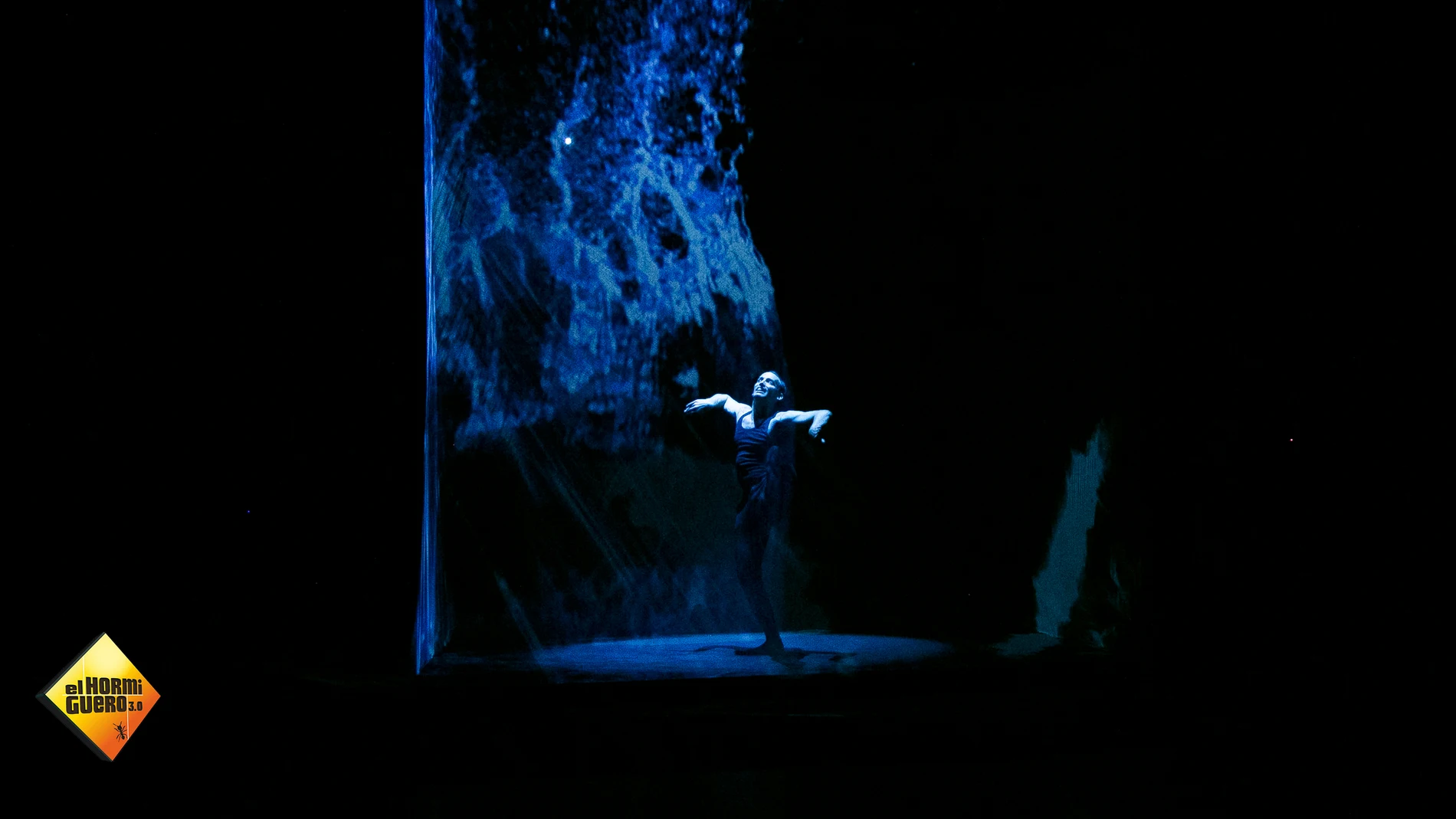 Jared Leto descubre el mundo tridimensional dónde su música baila al son de la luz