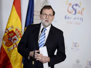 El presidente del Gobierno, Mariano Rajoy, durante la rueda de prensa que ha ofrecido hoy en la Universidad de Salamanca El presidente del Gobierno, Mariano Rajoy, durante la rueda de prensa que ha ofrecido hoy en la Universidad de Salamanca