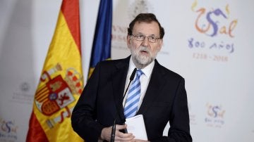El presidente del Gobierno, Mariano Rajoy, durante la rueda de prensa que ha ofrecido hoy en la Universidad de Salamanca
