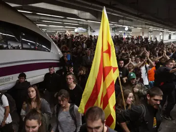 Los manifestantes ocuparon la estación de Barcelona-Sants Los manifestantes ocuparon la estación de Barcelona-Sants