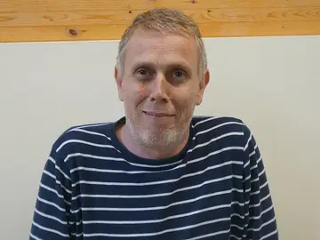 Geoff Edwards, el 'sin techo' que acabó estudiando en la Universidad de Cambridge Geoff Edwards, el 'sin techo' que acabó estudiando en la Universidad de Cambridge