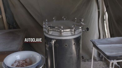 Parihuelas y autoclave, dos elementos básicos en la guerra