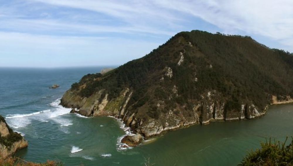 El perfil de Twitter Guía en Cantabria nos envía una nueva foto desde “la costa de Pechón”