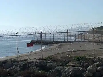 Imagen de televisión de la frontera de Ceuta Imagen de televisión de la frontera de Ceuta