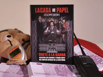 ¿Quieres conseguir un libro de 'El Profesor' firmado por el protagonista de 'La casa de papel'? ¿Quieres conseguir un libro de 'El Profesor' firmado por el protagonista de 'La casa de papel'?