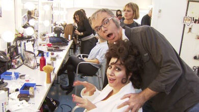 Arnau Vilà se cuela en la sala de maquillaje y caracterización de la séptima gala de ‘Tu cara me suena’