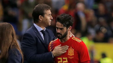 Isco se retiró lesionado ante Costa Rica tras una dura entrada de Waston