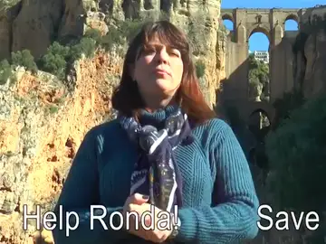 Vecinos de Ronda versionan el vídeo de 'Help Catalonia' para pedir una autovía: "Help Ronda! Save Ronda!" Vecinos de Ronda versionan el vídeo de 'Help Catalonia' para pedir una autovía: "Help Ronda! Save Ronda!"
