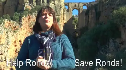 Vecinos de Ronda versionan el vídeo de 'Help Catalonia' para pedir una autovía: "Help Ronda! Save Ronda!" Vecinos de Ronda versionan el vídeo de 'Help Catalonia' para pedir una autovía: "Help Ronda! Save Ronda!"