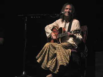 El cantante y compositor Robe Iniesta durante uno de sus últimos conciertos. El cantante y compositor Robe Iniesta durante uno de sus últimos conciertos.