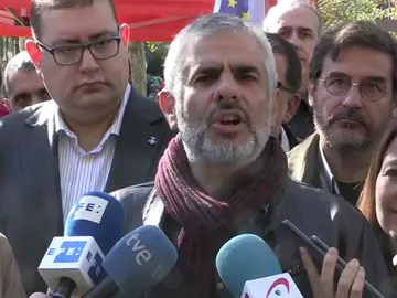 Carrizosa dice que el mundo independentista está "fracturado" y concurrirá a las elecciones del 21-D "dividido" Carrizosa dice que el mundo independentista está "fracturado" y concurrirá a las elecciones del 21-D "dividido"