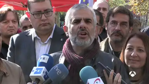 Carrizosa dice que el mundo independentista está "fracturado" y concurrirá a las elecciones del 21-D "dividido" Carrizosa dice que el mundo independentista está "fracturado" y concurrirá a las elecciones del 21-D "dividido"