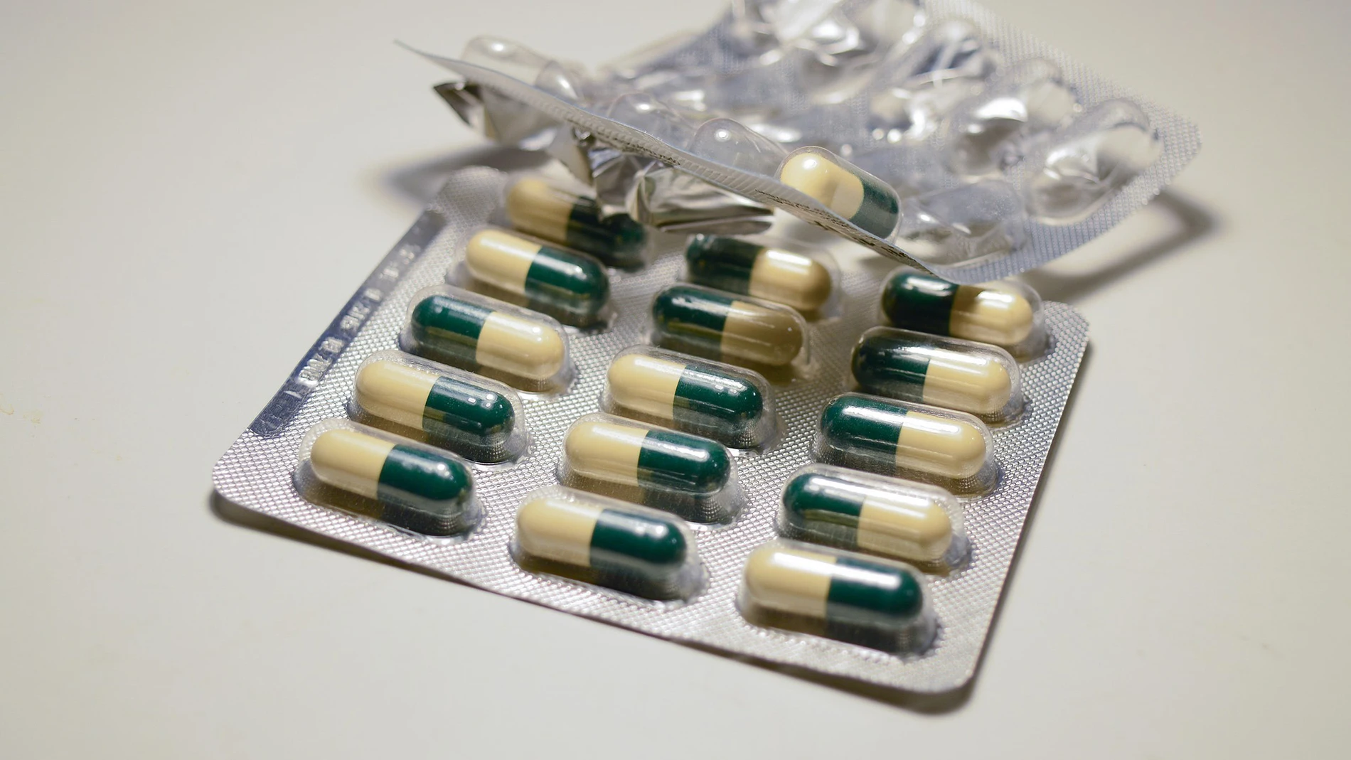 Silenciar genes de bacterias intestinales elimina su resistencia a antibioticos Silenciar genes de bacterias intestinales elimina su resistencia a antibioticos