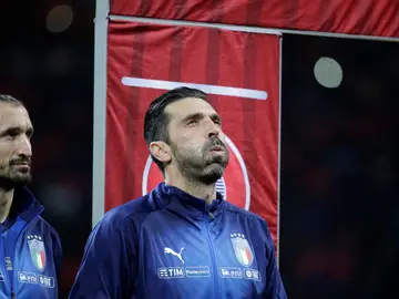 Buffon, antes del Italia - Suecia Buffon, antes del Italia - Suecia