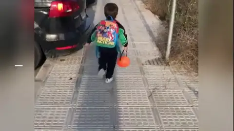 Un niño corriendo El Tribunal Superior de Justicia de Baleares investigará a la Consejería de Educación y a tres colegios de Ibiza