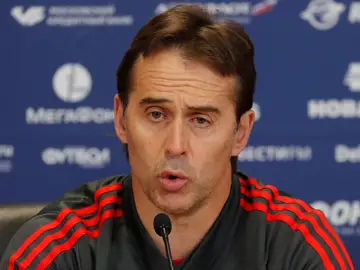 Lopetegui durante la rueda de prensa previa al Rusia-España Lopetegui durante la rueda de prensa previa al Rusia-España