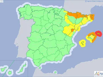 Un herido grave por la caída de un muro debido al viento en Barcelona Un herido grave por la caída de un muro debido al viento en Barcelona