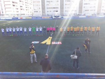 Imagen del Europa - San Andreu, con el lazo amarillo