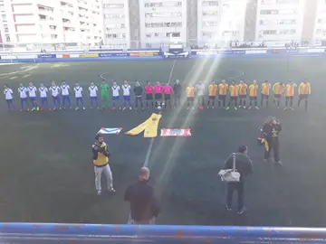Imagen del Europa - San Andreu, con el lazo amarillo Imagen del Europa - San Andreu, con el lazo amarillo