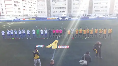 Imagen del Europa - San Andreu, con el lazo amarillo Imagen del Europa - San Andreu, con el lazo amarillo