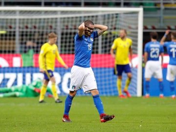 Bonucci se lleva las manos a la cabeza frente a Suecia