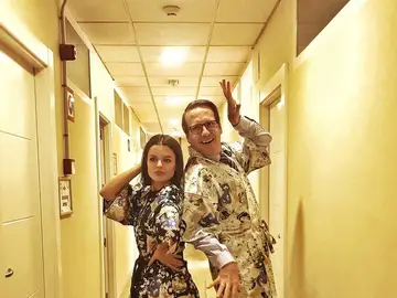 Joaquín Reyes y Adriana Torrebejano se convierten en las hermanas Olsen en 'Cuerpo de Élite' Joaquín Reyes y Adriana Torrebejano se convierten en las hermanas Olsen en 'Cuerpo de Élite'