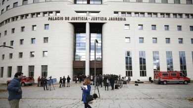 La defensa retira el informe de detectives privados sobre la joven denunciante de la supuesta violación grupal de 'La Manada' en San Fermín