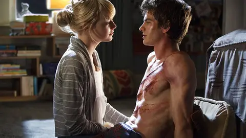 Emma Stone y Andrew Garfield en The Amazing Spider-Man (2012) Emma Stone y Andrew Garfield