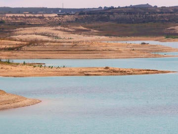 El pantano de La Pedrera, peteneciente a la cuenca hidrográfica del Segura