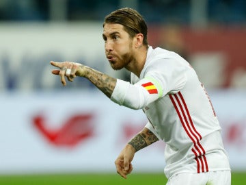 Sergio Ramos celebra un gol en el amistoso ante Rusia