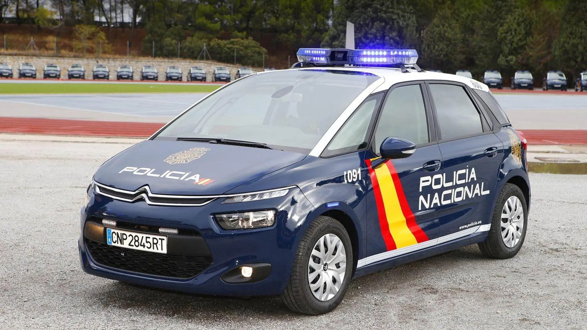 Un coche de Policía Nacional en una imagen de archivo Un coche de Policía Nacional en una imagen de archivo