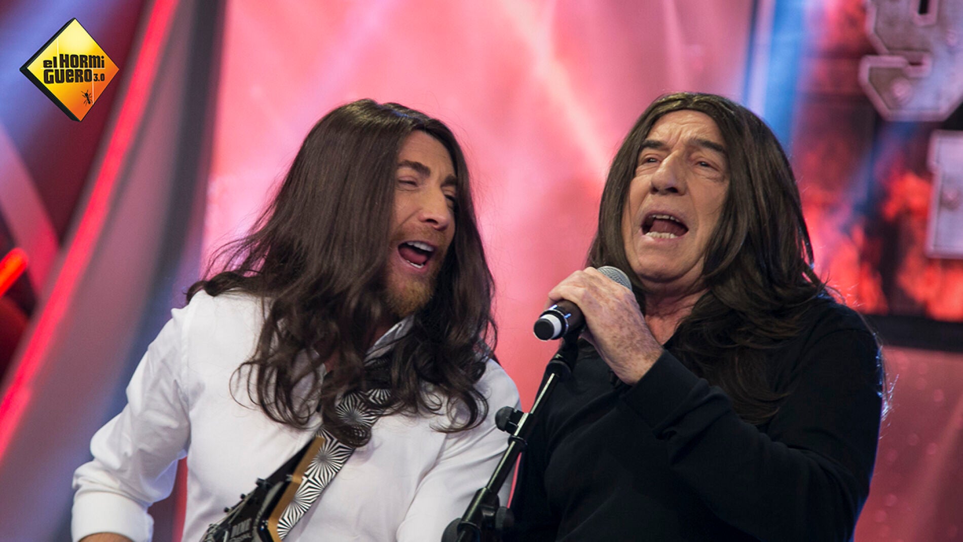 José Luis Perales canta 'Y cómo es él' en versión heavy metal en 'El Hormiguero 3.0'