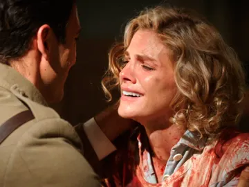 Julia regresa al hospital con el alma destrozada Julia regresa al hospital con el alma destrozada