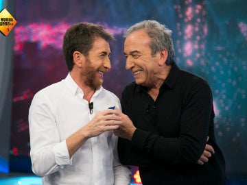 José Luis Perales ayuda a Pablo Motos a regalar 6.000 euros a una seguidora de 'El Hormiguero 3.0'