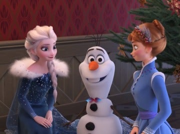 Anna, Elsa y Olaf en el nuevo corto 'Frozen: Una aventura de Olaf'