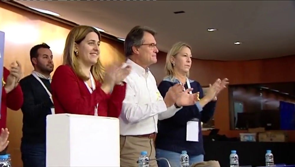 El PDeCAT da carta blanca a Puigdemont con la lista de JuntsxCat: "Es una marca ganadora" 