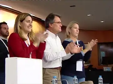 El PDeCAT da carta blanca a Puigdemont con la lista de JuntsxCat: "Es una marca ganadora" El PDeCAT da carta blanca a Puigdemont con la lista de JuntsxCat: "Es una marca ganadora"