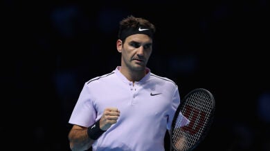 Federer se mete en las semifinales del Torneo de Maestros tras ganar a Alexander Zverev en tres sets