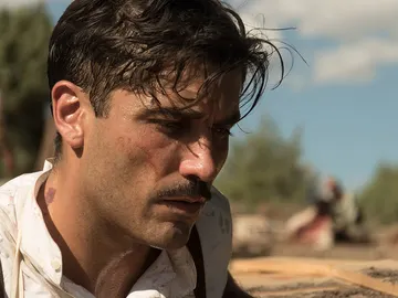 Desesperación ante la pérdida de Pedro y la desaparición de Julia en plena batalla Desesperación ante la pérdida de Pedro y la desaparición de Julia en plena batalla