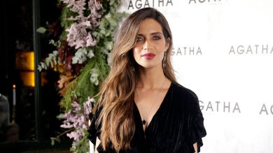 Sara Carbonero se pone este vestido lencero para 'bajar a por el pan' 