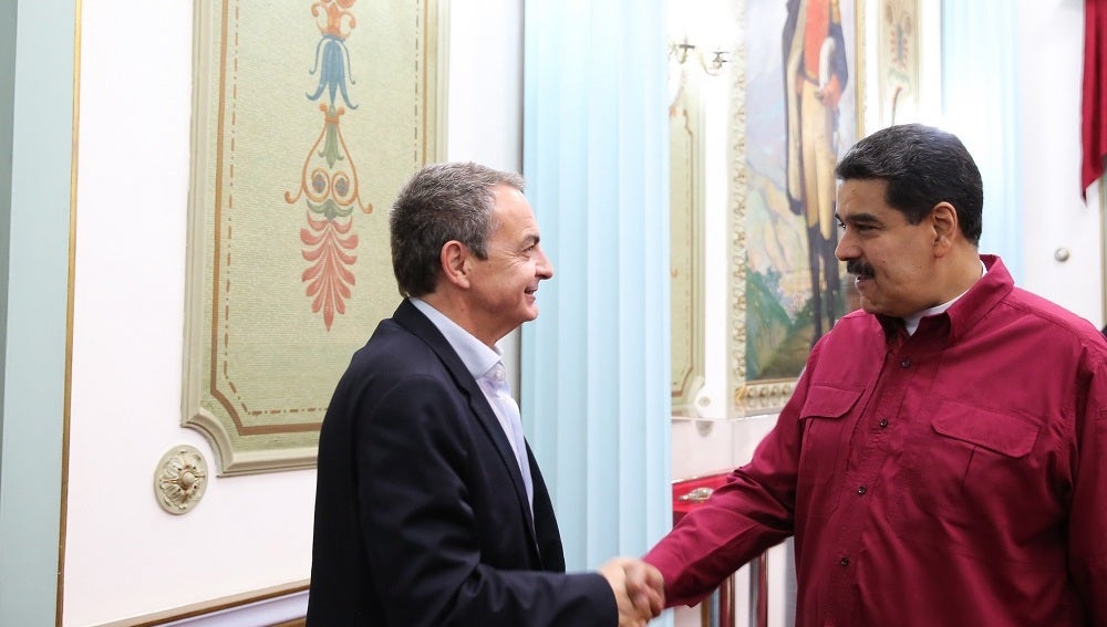 El presidente venezolano Nicolás Maduro, con el ex presidente español José Luis Rodríguez Zapatero