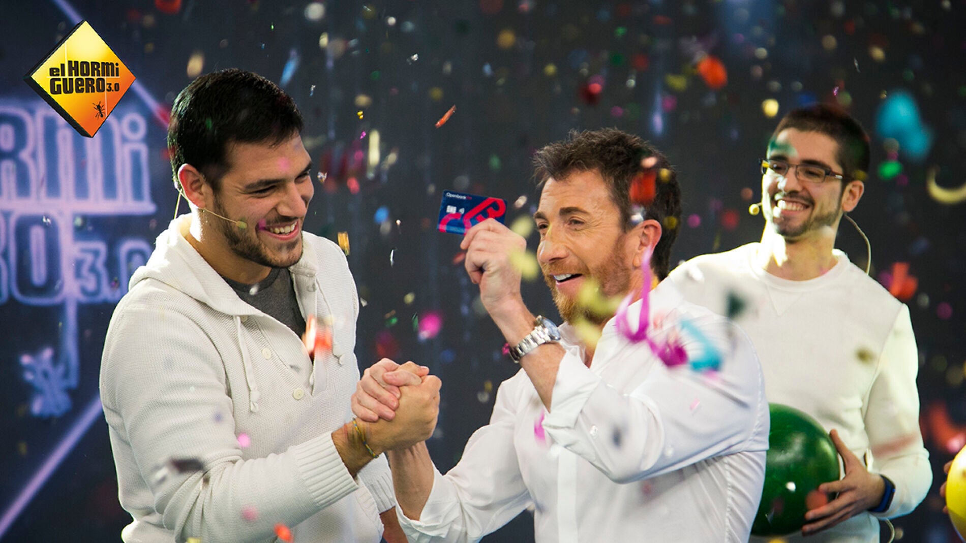 Geraldine y Oona Chaplin entregan 3.000 euros al p&uacute;blico de 'El Hormiguero 3.0'