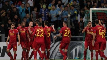 Los jugadores del Villarreal celebran su gol