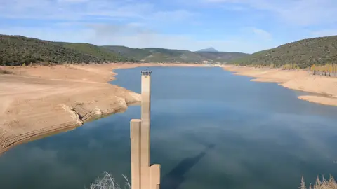 El embalse de Beleña en alerta por sequía Mancomunidad de Aguas del Sorbe