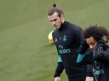 Bale, con Marcelo durante el entrenamiento del Real Madrid Bale, con Marcelo durante el entrenamiento del Real Madrid