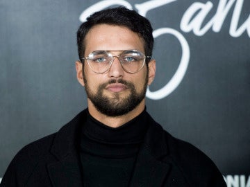 Jesús Castro también apuesta por las gafas de moda