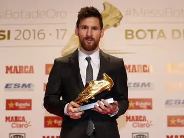 Leo Messi con la Bota de Oro Leo Messi con la Bota de Oro