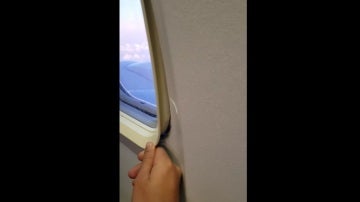 Abre una ventana en pleno vuelo