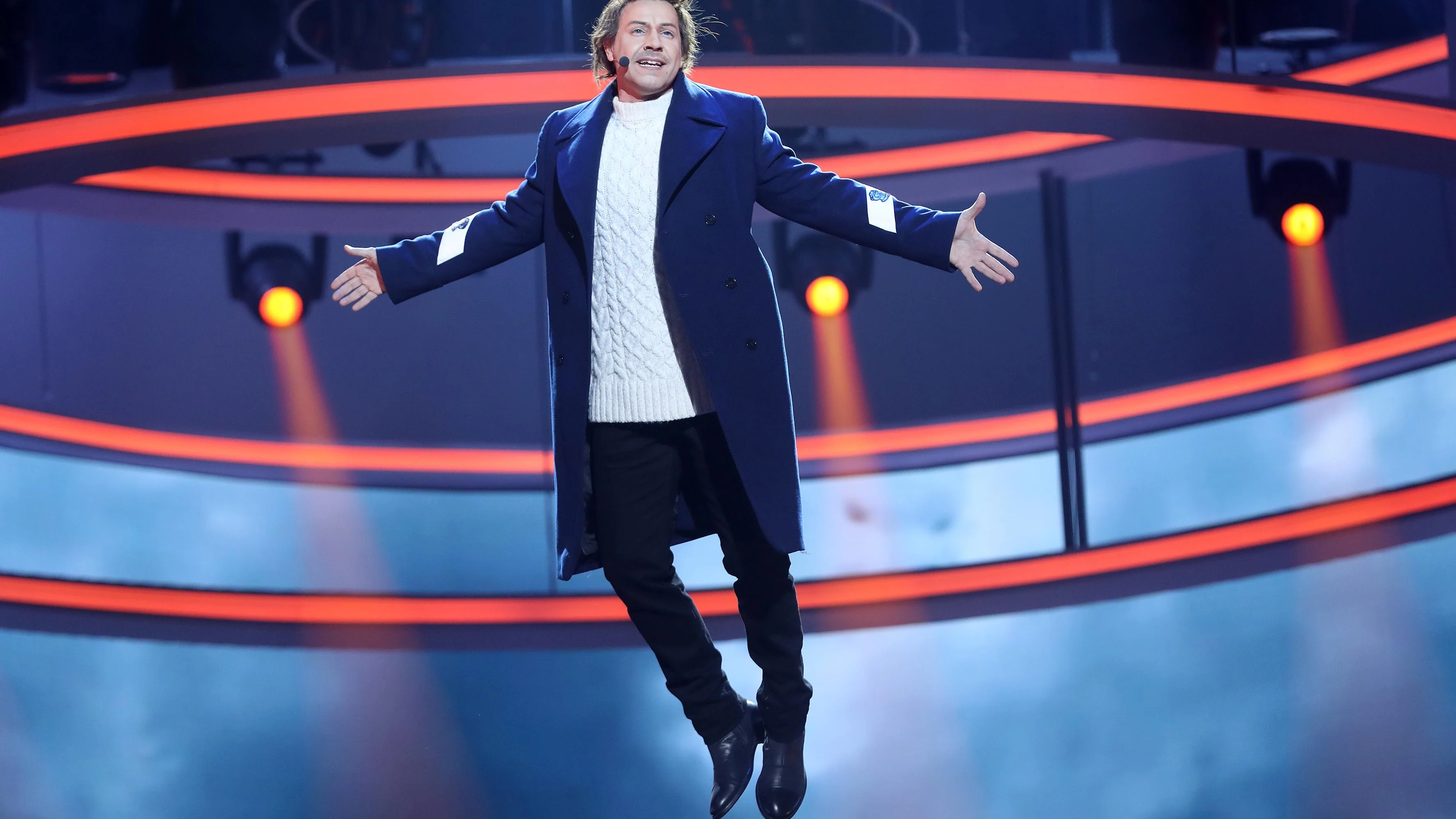 Miquel Fernández vuela con ‘Sign of the times’ como Harry Styles