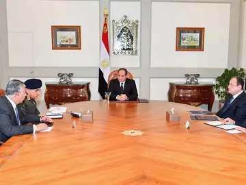 Abdelfatah Al Sisi durante un encuentro con miembros de su Gobierno Abdelfatah Al Sisi durante un encuentro con miembros de su Gobierno